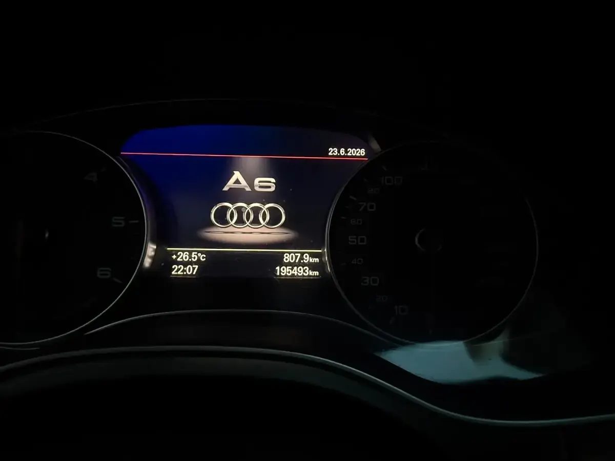 Gebraucht Audi A6 190 PS (139 kW) 2015 Blau Kombi