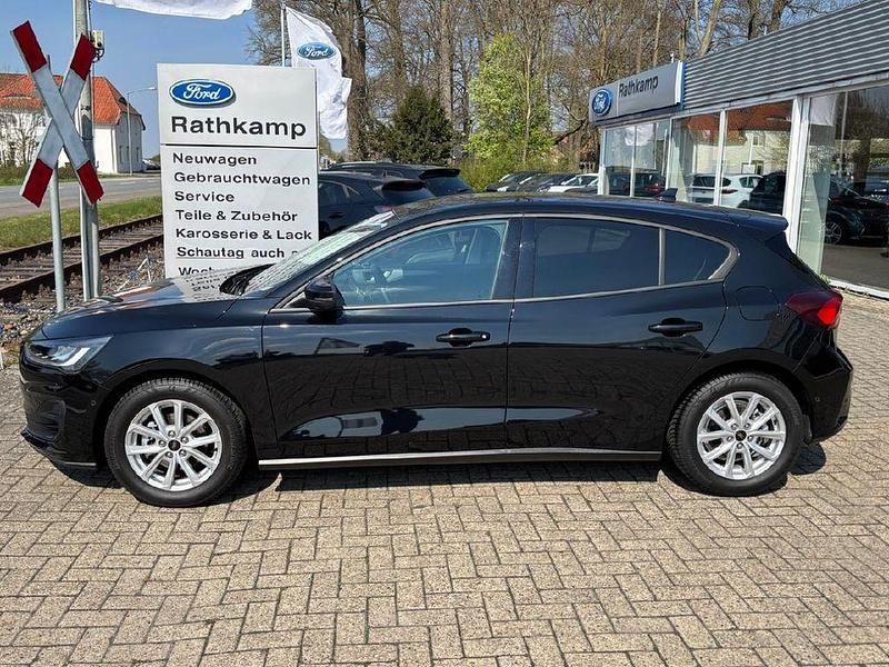 Gebraucht Ford Focus Cool & Connect 101 PS (74 kW) 2022 Schwarz Limousine