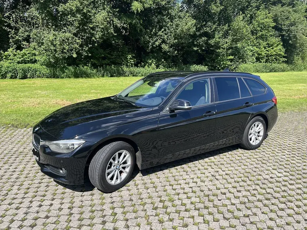 Gebraucht BMW 318 Sport Line 143 PS (105 kW) 2014 Schwarz Kombi