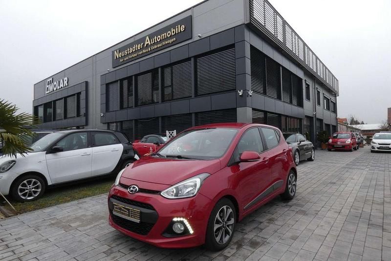 Gebraucht Hyundai i10 Edition 87 PS (63 kW) 2014 Rot Kleinwagen
