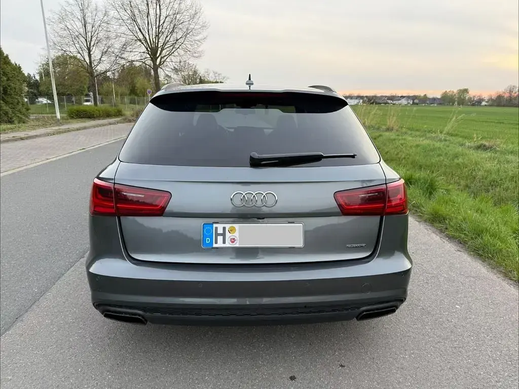 Gebraucht Audi A6 Ambiente 326 PS (239 kW) 2017 Grau Kombi
