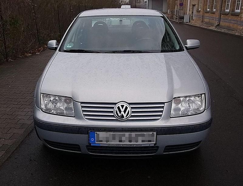 Gebraucht VW Bora 101 PS (74 kW) 2000 Silber Limousine