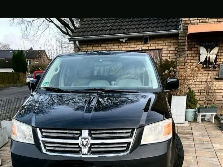 Gebraucht Dodge Grand Caravan SXT 193 PS (141 kW) 2008 Schwarz Van / Kleinbus