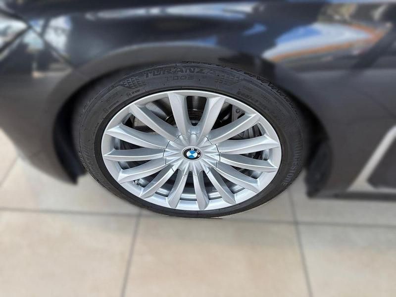 Gebraucht BMW 750 Performance 530 PS (389 kW) 2020 Grau Limousine