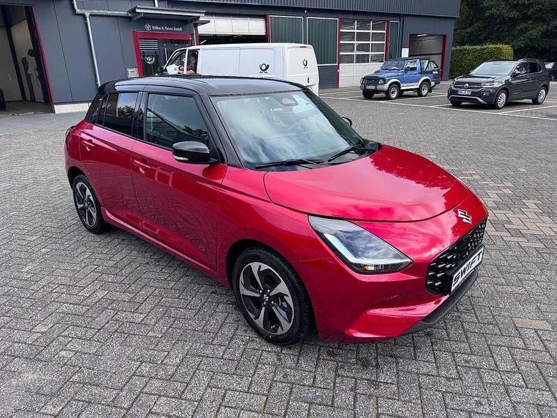 Gebraucht Suzuki Swift Comfort+ 83 PS (61 kW) 2025 Rot Kleinwagen