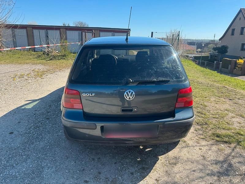 Gebraucht VW Golf IV 90 PS (66 kW) 2001 Grau Limousine
