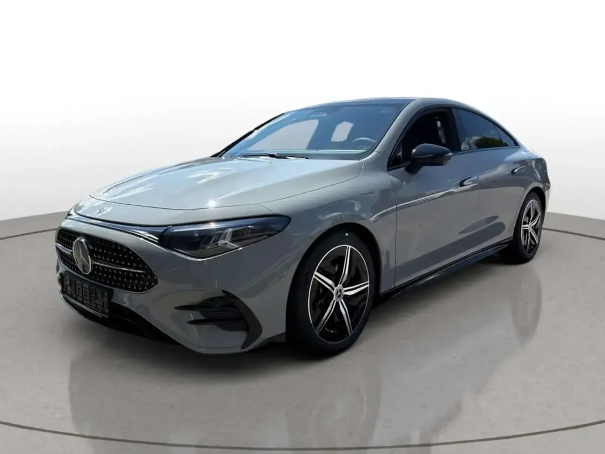 Gebraucht Mercedes CLA200 AMG line 184 PS (135 kW) 2026 Manufaktur alpingrau uni Limousine