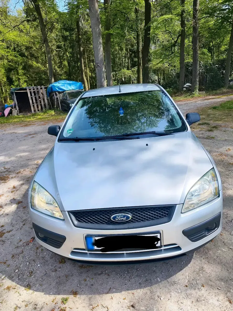 Second-hand Ford Focus 115 CP (84 kW) 2005 Argintiu Hatchback