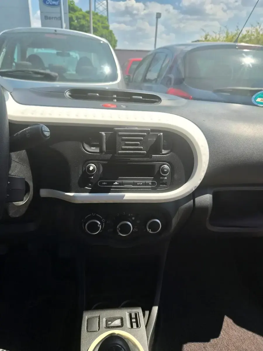 Gebraucht Renault Twingo 70 PS (51 kW) 2016 Weiß Kleinwagen