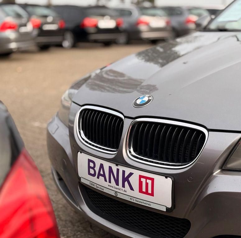 Gebraucht BMW 320 177 PS (130 kW) 2009 Grau Kombi