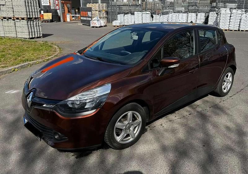 Second-hand Renault Clio IV Expression 75 CP (55 kW) 2014 Berlinǎ