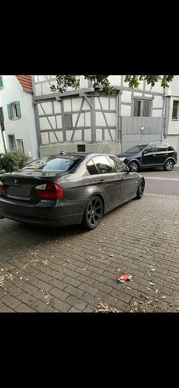 Second-hand BMW 325 218 CP (160 kW) 2004 Gri Berlinǎ