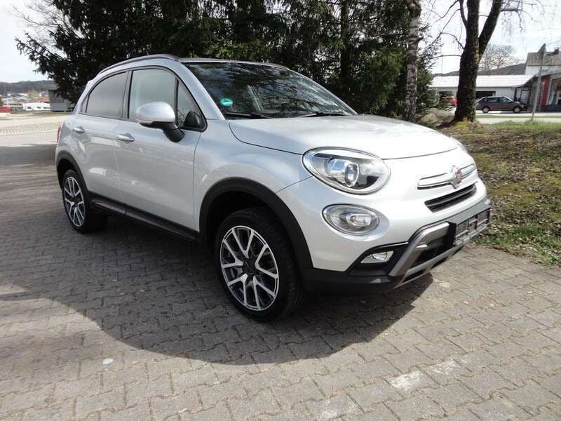 Colore esterno (argento grau) Gebraucht 2016 Fiat 500X Cross Plus SUV | 11.500 € (Fairer Preis) - Bild 1/4