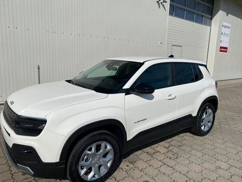 Neu Jeep Avenger Altitude 101 PS (74 kW) 2025 Weiß SUV