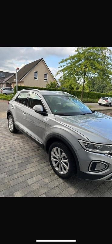 Silber Gebraucht 2023 VW T-Roc Style SUV | 26.500 € (Guter Preis) - Bild 1/4