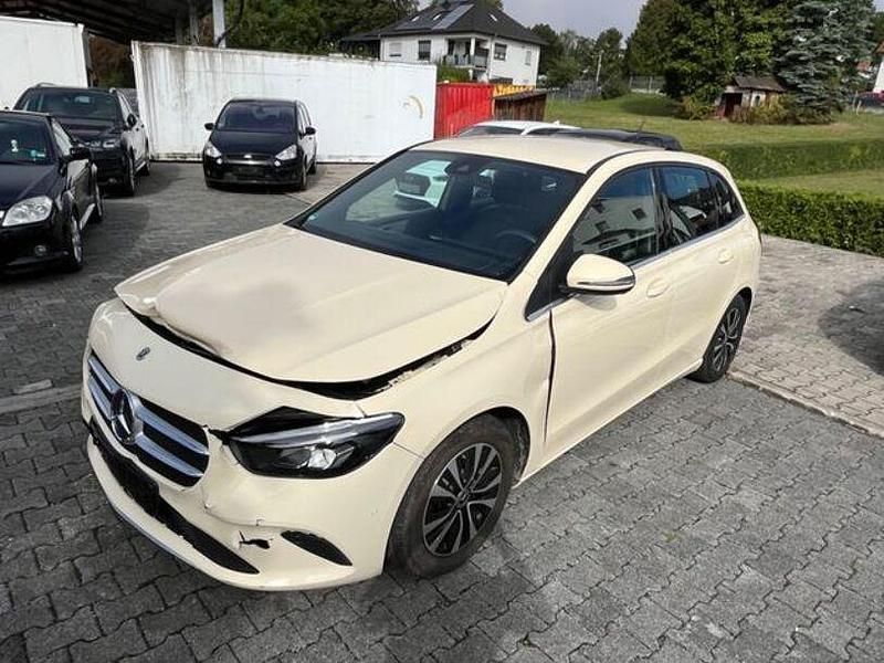 Gebraucht Mercedes B180 85 PS (62 kW) 2022 Andere Van / Kleinbus