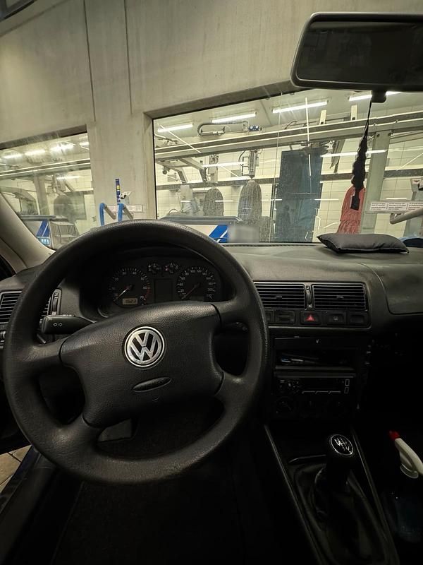 Gebraucht VW Golf IV 75 PS (55 kW) 1999 Kleinwagen