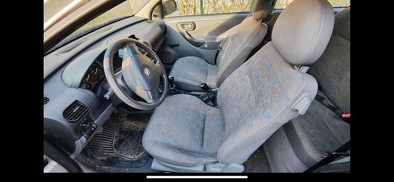 Gebraucht Opel Corsa 58 PS (42 kW) 2001 Silber Kleinwagen