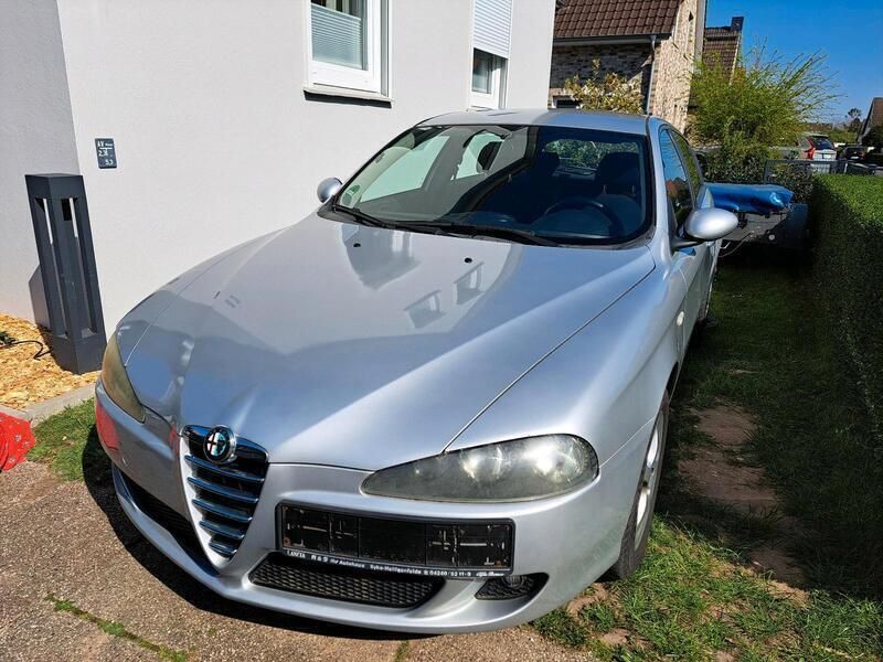 Silber Gebraucht 2005 Alfa Romeo 147 Kleinwagen | 890 € (Guter Preis) - Bild 1/4