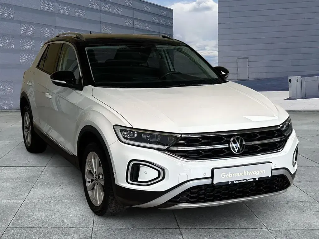Gebraucht VW T-Roc Style 110 PS (80 kW) 2023 Pure white schwarz SUV