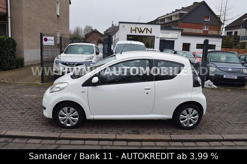 Weiß Gebraucht 2012 Citroën C1 SELECTION Kleinwagen | 3.990 € (Etwas zu teuer) - Bild 1/4