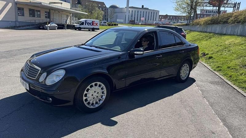 Gebraucht Mercedes E200 Classic 163 PS (119 kW) 2005 Kombi