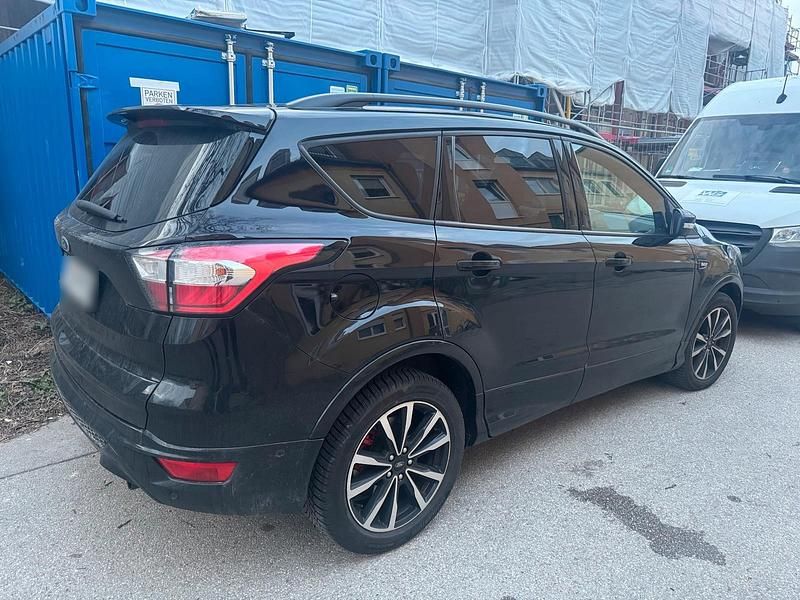 Gebraucht Ford Kuga 150 PS (110 kW) 2019 Schwarz SUV