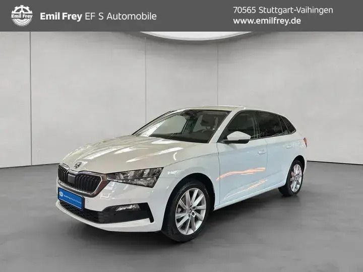 Weiß Gebraucht 2024 Skoda Scala Essence Kleinwagen | 19.531 € (Fairer Preis) - Bild 1/1