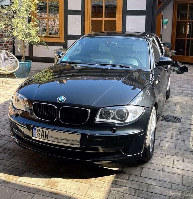 Gebraucht BMW 116 M Sport 122 PS (89 kW) 2011 Schwarz Kleinwagen