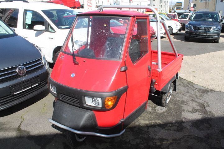 Rot Gebraucht 2022 Piaggio APE SUV | 7.799 € - Bild 1/4