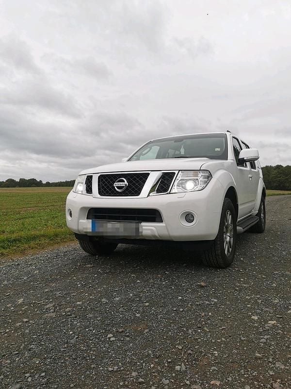 Weiß Gebraucht 2014 Nissan Pathfinder SUV | 12.900 € (Superpreis) - Bild 1/4