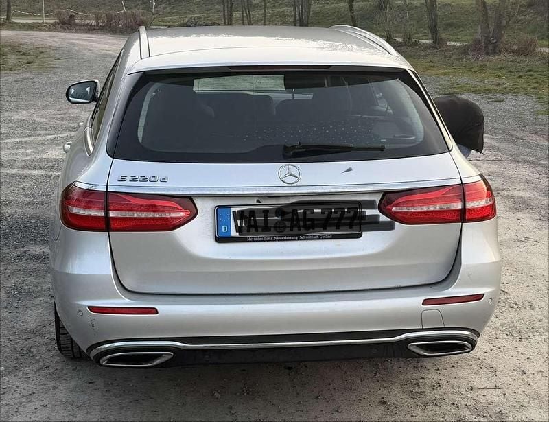 Gebraucht Mercedes E220 Avantgarde 194 PS (142 kW) 2018 Grau Kombi