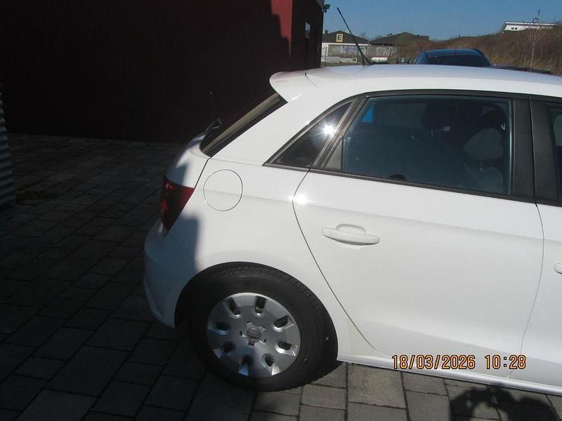 Gebraucht Audi A1 Sportback Design 95 PS (69 kW) 2016 Weiß Kleinwagen