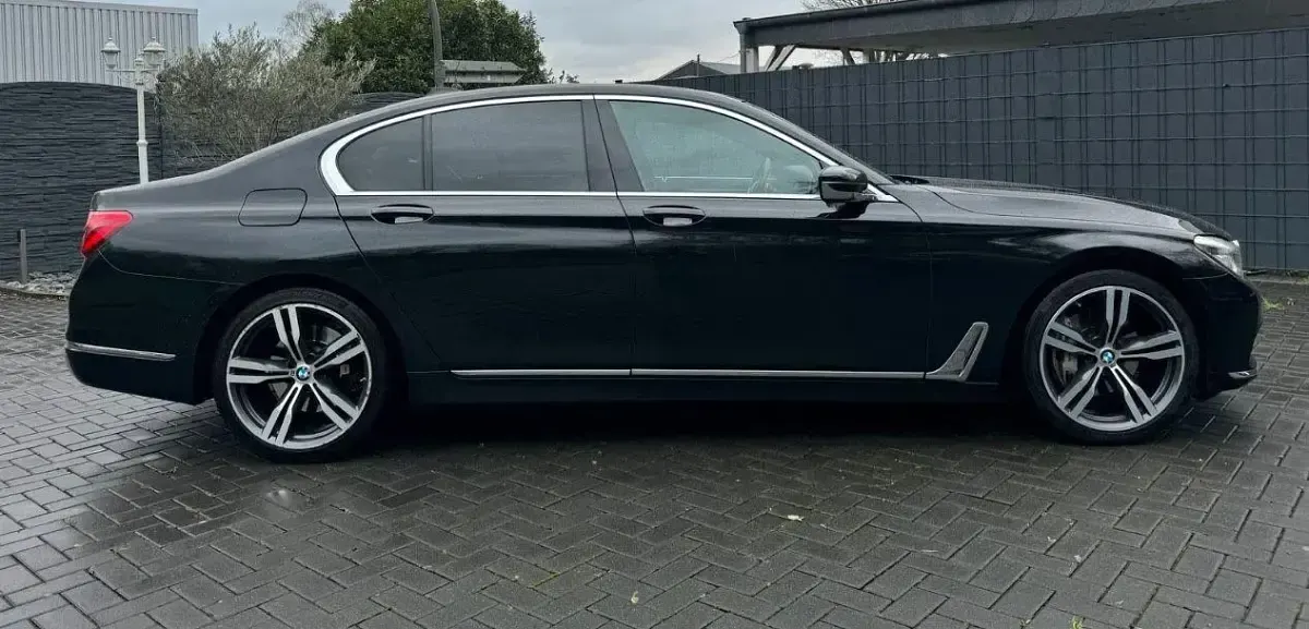 Gebraucht BMW 730 M Sport 265 PS (194 kW) 2016 Schwarz Limousine