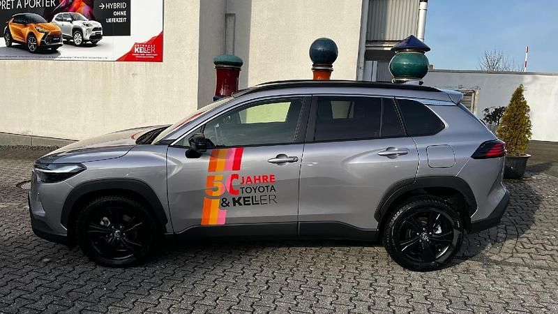 Gebraucht Toyota Corolla Cross 178 PS (130 kW) 2025 Metal stream silver metallic SUV