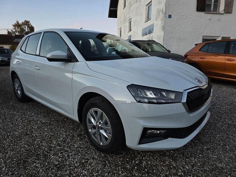 Neu Skoda Fabia Selection 116 PS (85 kW) 2025 Weiß Limousine