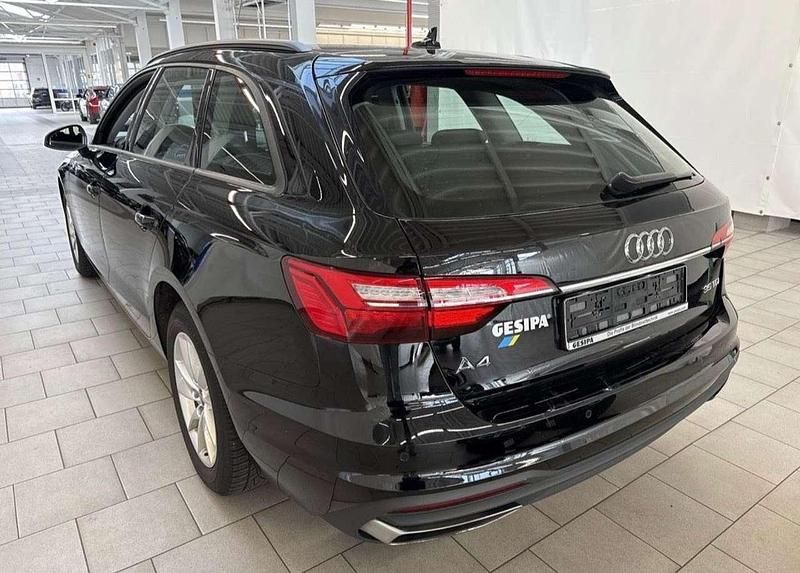 Gebraucht Audi A4 163 PS (119 kW) 2023 Brillantschwarz Kombi