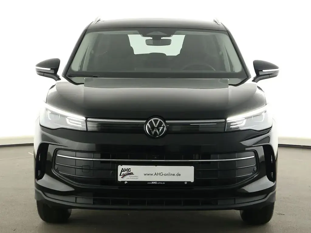 Neu VW Tiguan 150 PS (110 kW) 2026 Grenadillschwarz metallic SUV