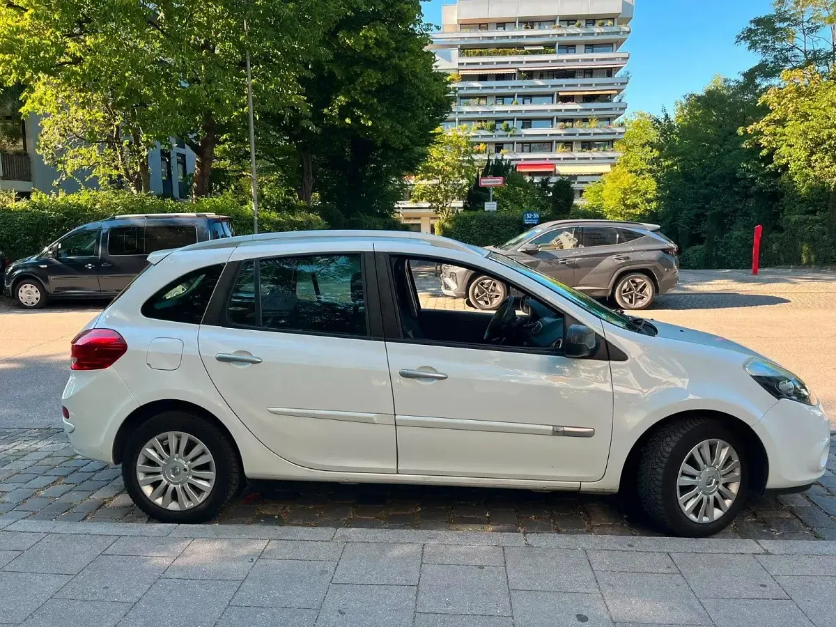 Gebraucht Renault Clio Expression 75 PS (55 kW) 2010 Weiß Kleinwagen