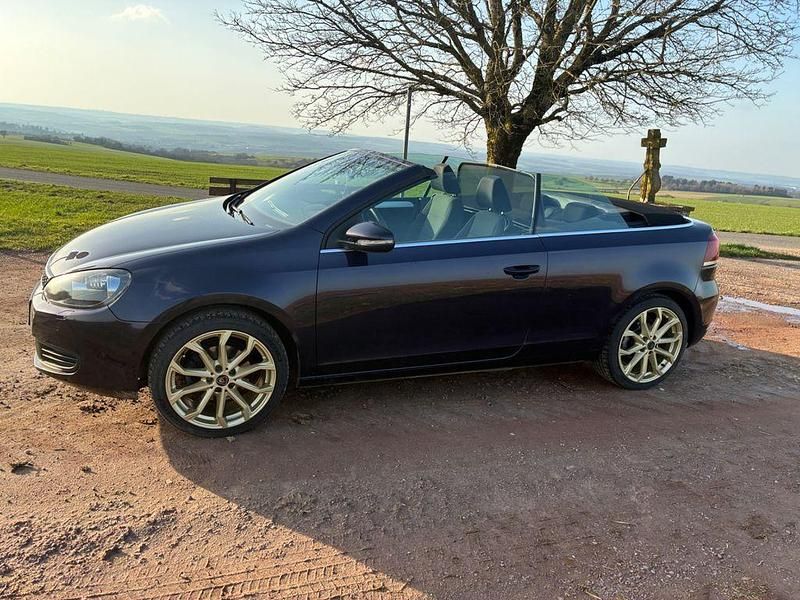 Gebraucht VW Golf Cabriolet 105 PS (77 kW) 2012 Violet Cabrio