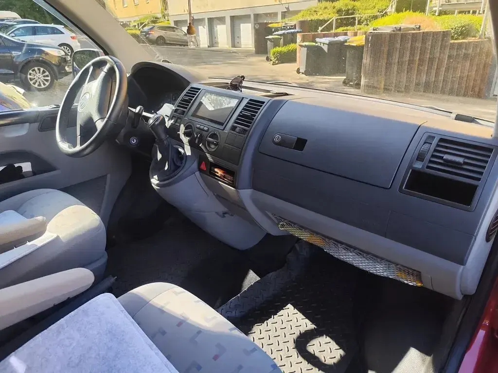 Gebraucht VW Caravelle 131 PS (96 kW) 2005 Rot Van