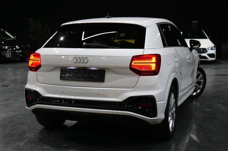 Gebraucht Audi Q2 S-Line 150 PS (110 kW) 2023 Weiß SUV