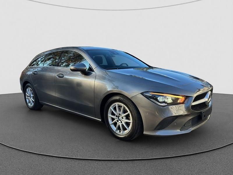 Grau Gebraucht 2021 Mercedes CLA180 Shooting Brake Kombi | 18.950 € (Superpreis) - Bild 1/4