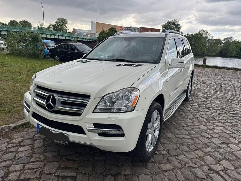 Gebraucht Mercedes GL350 Edition 211 PS (155 kW) 2011 Weiß SUV