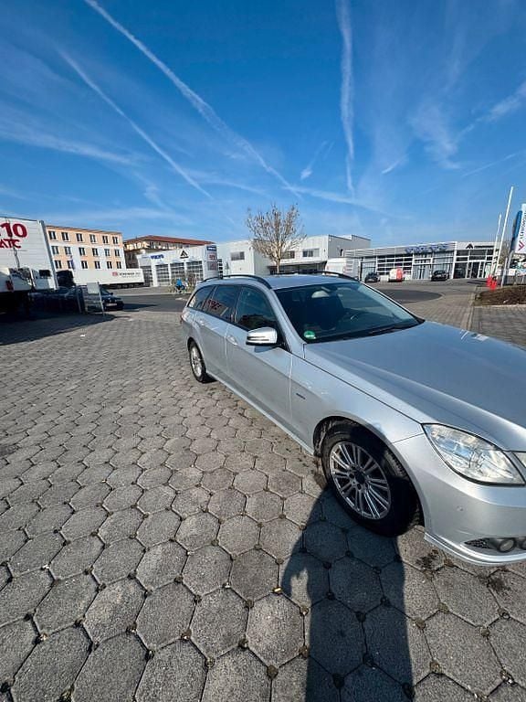 Gebraucht Mercedes E200 136 PS (100 kW) 2010 Silber Kombi