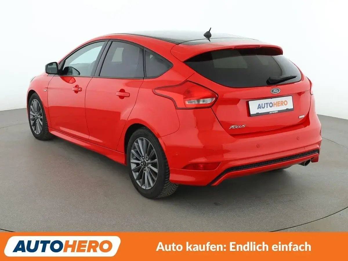 Gebraucht Ford Focus ST-Line 182 PS (133 kW) 2018 Rot Limousine