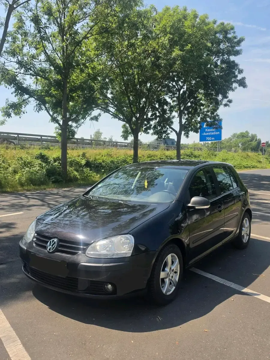 Gebraucht VW Golf V Trendline 102 PS (75 kW) 2007 Schwarz Kleinwagen