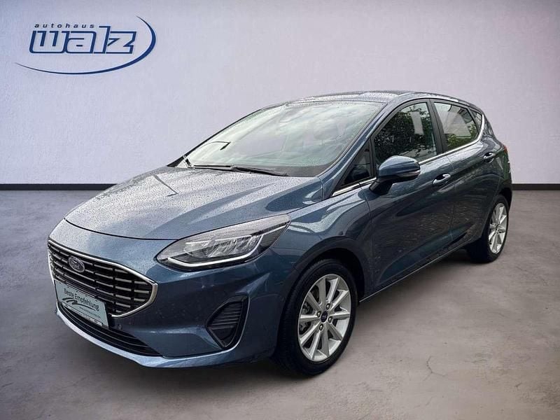Blau Gebraucht 2023 Ford Fiesta Titanium Kleinwagen | 17.990 € (Fairer Preis) - Bild 1/4