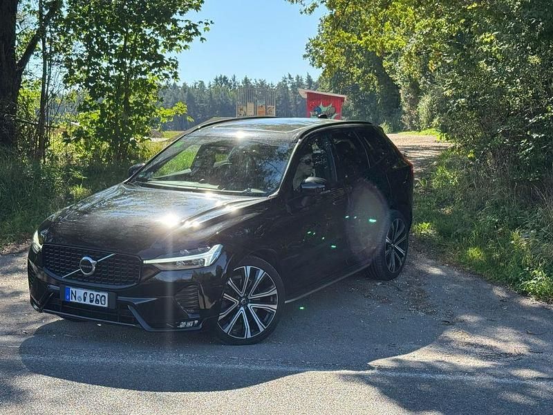 Schwarz Gebraucht 2021 Volvo XC60 R-Design SUV | 46.350 € - Bild 1/4