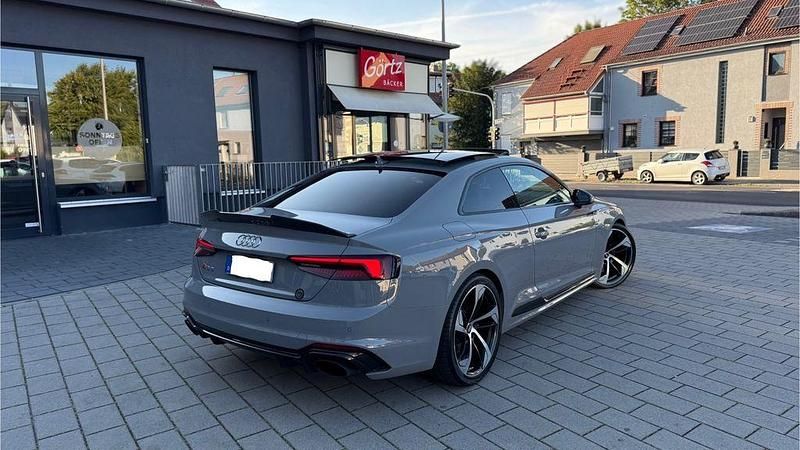 Grau Gebraucht 2018 Audi RS5 Ambiente Coupé | 51.600 € (Teuer) - Bild 1/4